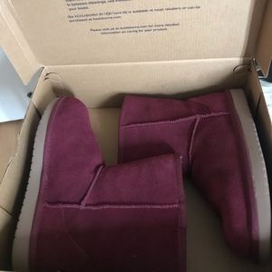 Kids koolaburra by uggs brand new